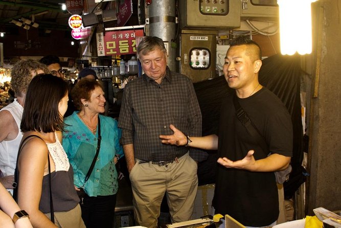 Drinking and Eating through the Alleys of Seoul - Walking, timing, and meeting points