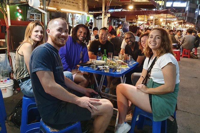Drinking and Eating through the Alleys of Seoul - Who will enjoy this most