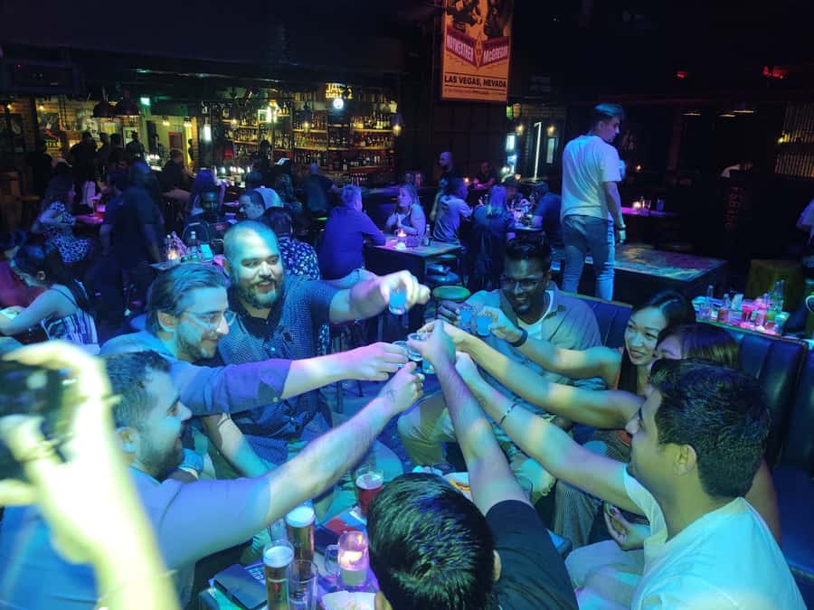 Dubai: Pub Crawl Nightlife Tour - Dress code and entry rules