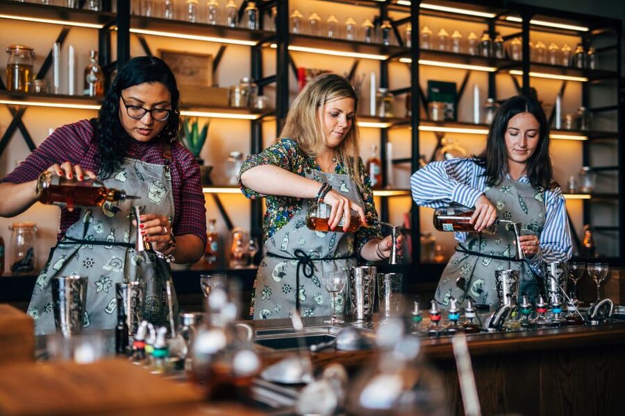 Dublin: Roe and Co Distillery Cocktail Workshop Experience - How the one-hour timing affects the visit