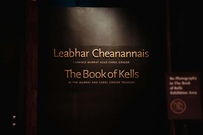 Dublin: Trinity College, Castle, Guinness and Whiskey Tour - Why the Book of Kells is the right opening
