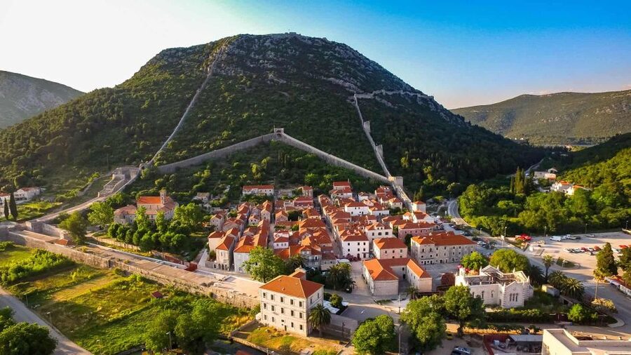 Dubrovnik: Oyster, Mussles, and Wine Tasting Tour in Ston - Little Ston Bay and the oyster beds