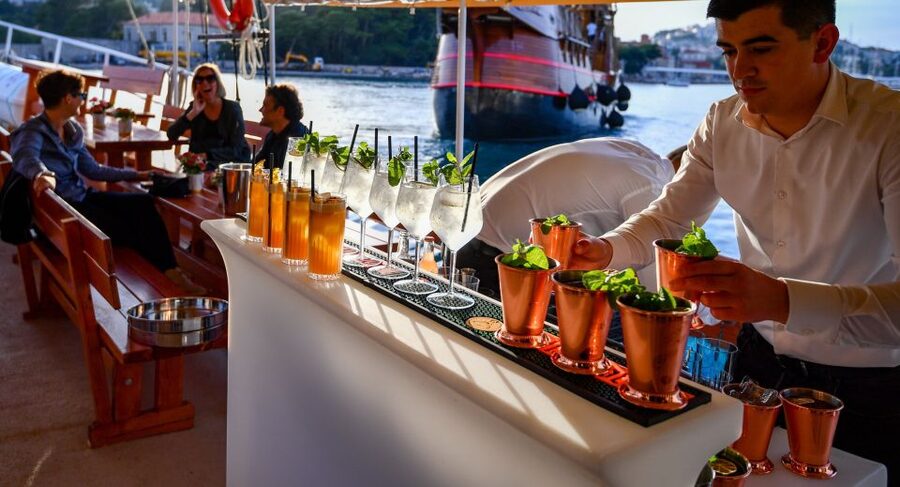 Dubrovnik: Panoramic Sunset Cocktail Cruise Around Old Town - Practical tips for a smoother evening