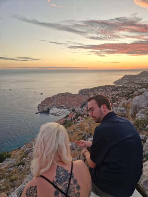 Dubrovnik: Sunset Wine Tasting At Panorama Point - The practical matter of rocks, shoes, and mobility