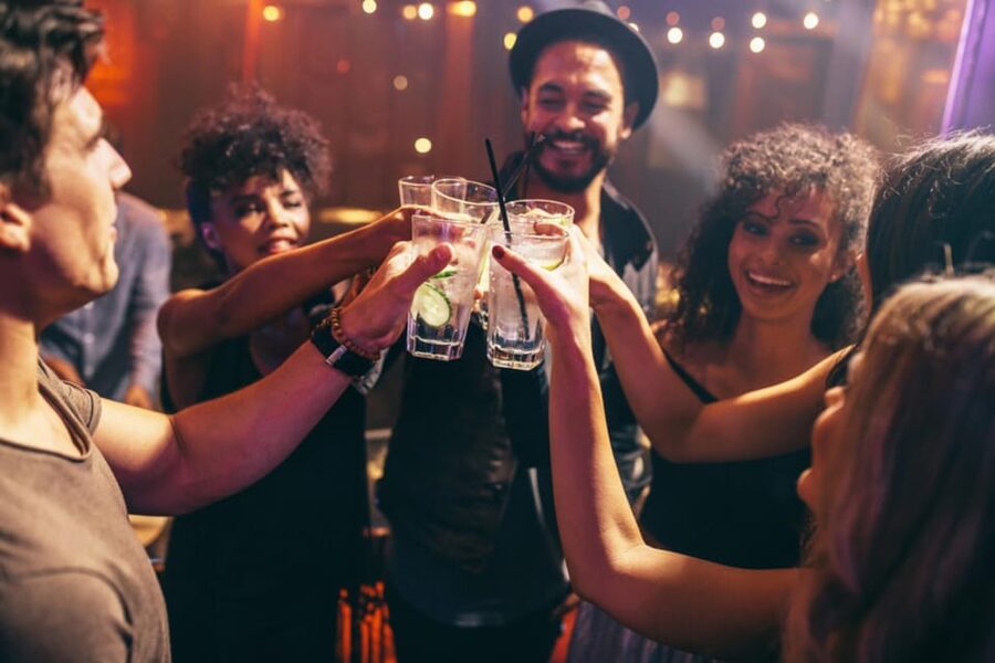 Düsseldorf Pub Crawl - 4 Locations, Shots & Club Entry - Stop two: keeping the night moving