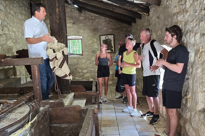 E-Bike Tour + Gourmet Snack + Wine Tasting (Small Group) - Learning the e-bike before the road begins