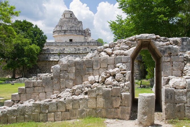 Early morning Chichen Itza Tour: Cenote and Tequila Tasting - Guides, drivers, and group size