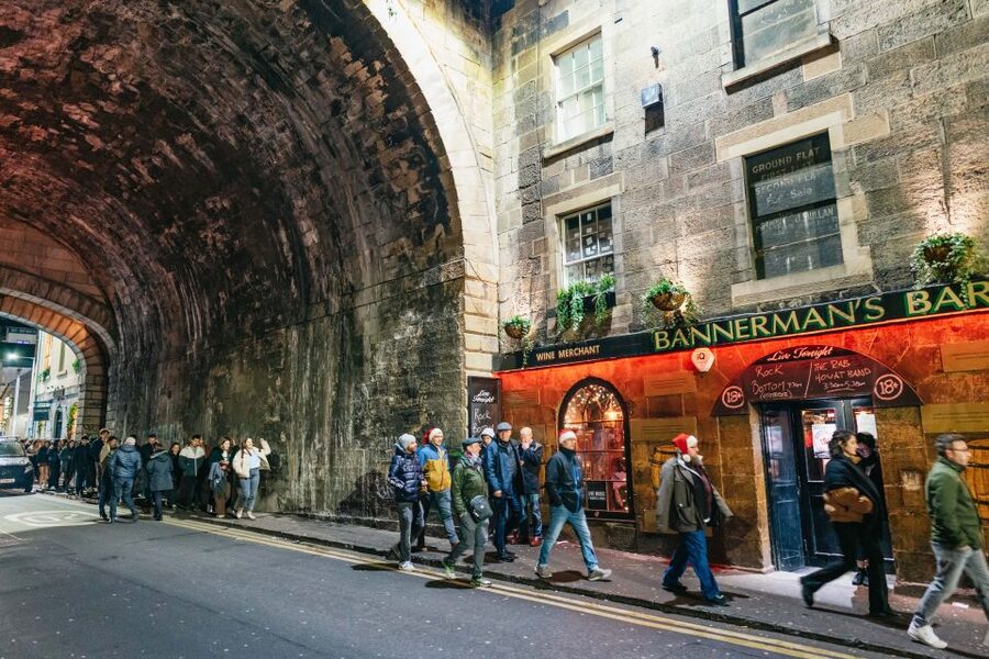 Edinburgh: 7 Bar Pub Crawl with 7 Shots & Discounts - Should you book the seven-bar crawl?
