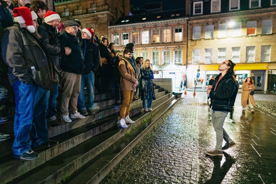 Edinburgh: 7 Bar Pub Crawl with 7 Shots & Discounts - What the seven shots really mean