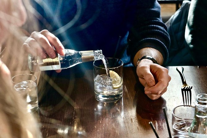 Edinburgh Food Tour with Scotch, Haggis, a Secret Dish & More - The Royal Mile connects food and history