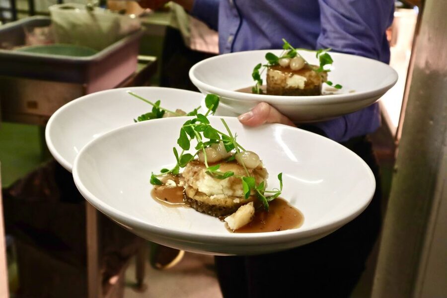 Edinburgh: Food Tour with Scotch, Haggis, Secret Dish & More - Single malt whisky in a small group