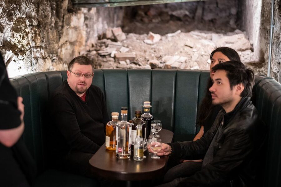 Edinburgh: Gin Tasting at Underground Venue - Tonic Water Has Its Own Story