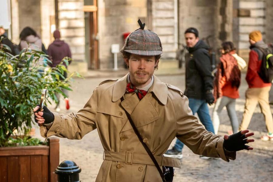 Edinburgh: Historical Gems Tour with Whisky & Local Flavours - What the $53 price really covers