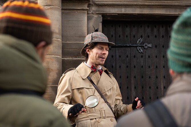 Edinburgh: Historical Gems Tour with Whisky & Local Flavours - Starting at Parliament Square with a detective guide