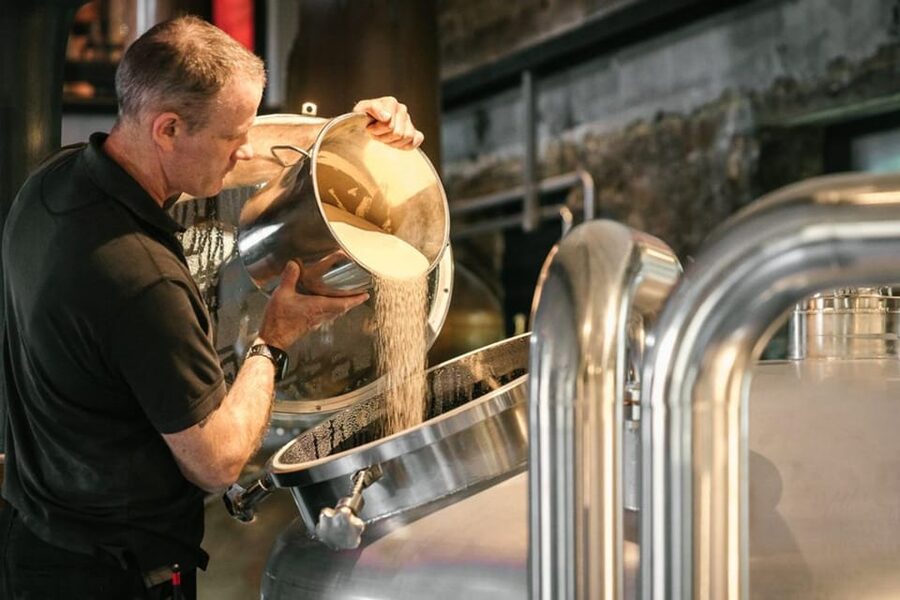 Edinburgh: Holyrood Distillery 'Journey to Whisky' Tour - What the four drams tell you