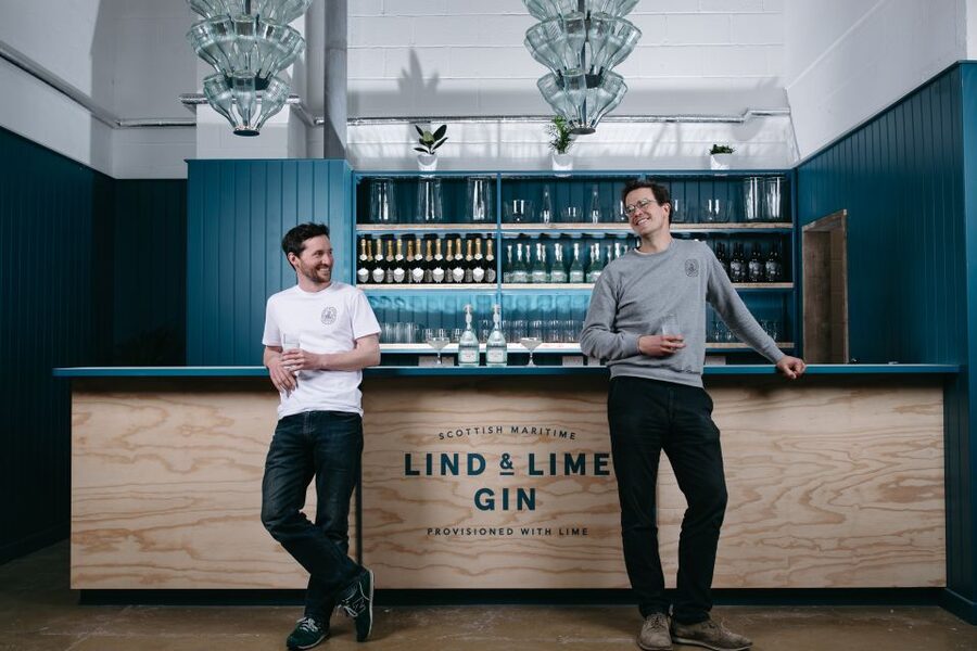 Edinburgh: Lind & Lime Gin Distillery Tour & Tasting - Gin, botanicals, and the big still