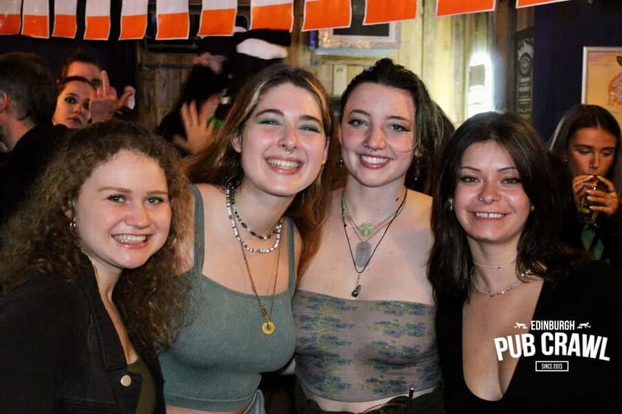 Edinburgh: Pub Crawl 7 Bars with 6 Shots - What the six included shots really mean