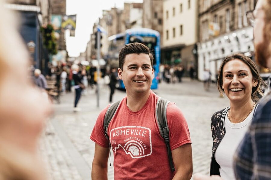 Edinburgh: Pubs and History Guided Walking Tour with Beer - Canongate and the longer final stop