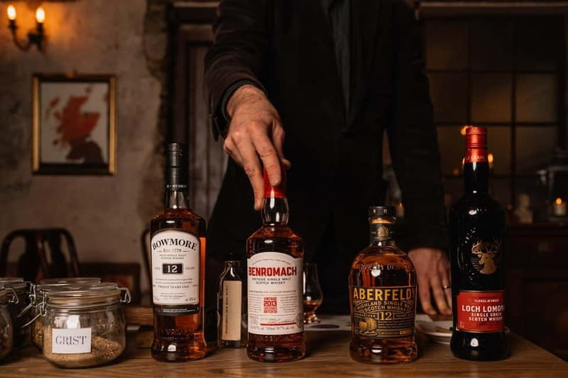Edinburgh: Small-Group History of Whisky Tour with Tasting - Edinburgh’s whisky story begins at Mercat Cross