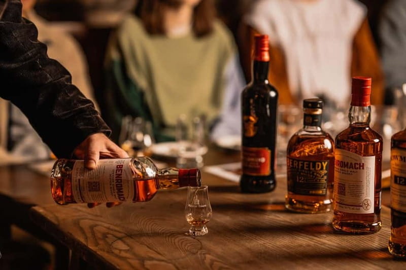 Edinburgh: Small-Group History of Whisky Tour with Tasting - From aqua vitae to Edinburgh’s whisky trade