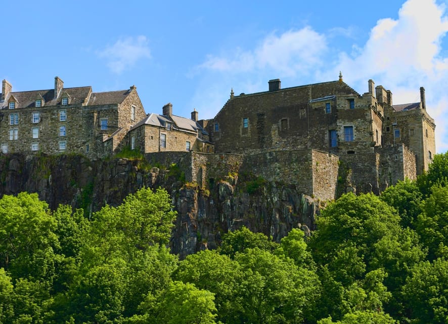 Edinburgh: Stirling Castle, Kelpies, Whisky & Highlands Tour - Stirling Castle and Scotlands royal story