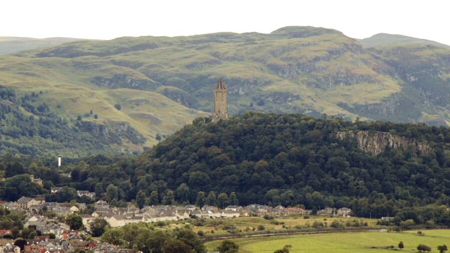 Edinburgh: Stirling, Whisky and St Andrews Tour in Spanish - Kingsbarns Distillery and the whisky option