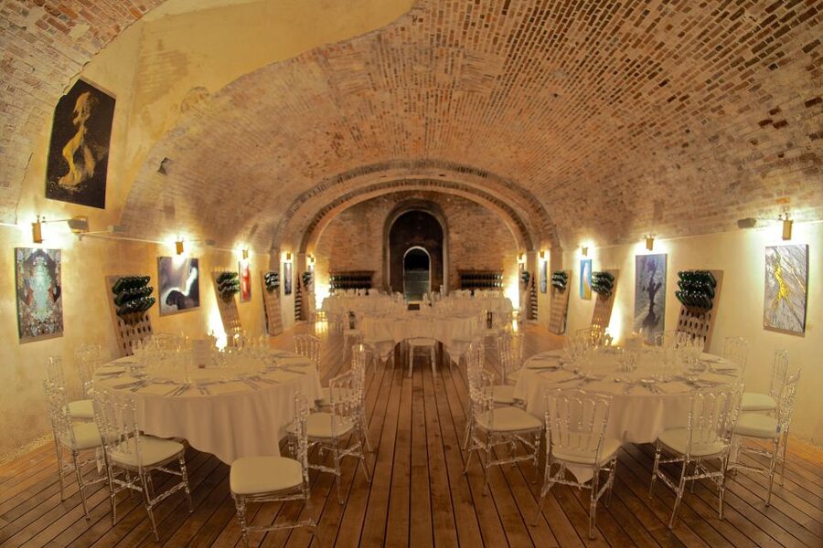 Epernay: Winery and Cellar Tour with Champagne Tasting - What the vat house and chai add to the visit