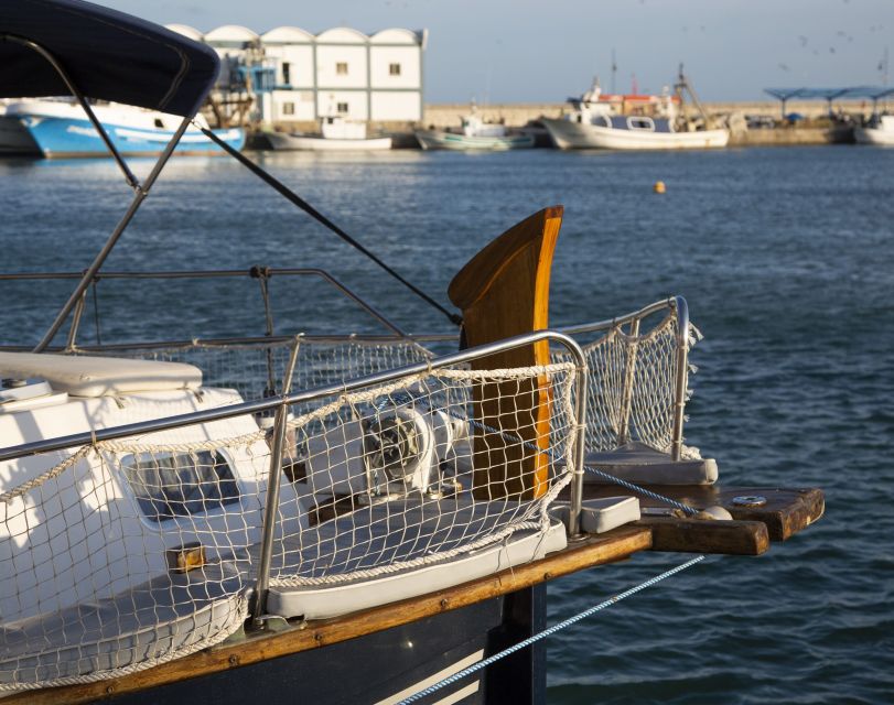 Estepona: Sunset boat trip & Cava & Tapa - What the two-hour itinerary feels like