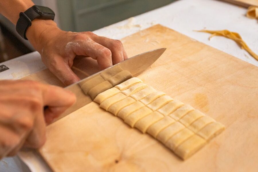 Fettuccine & Tiramisù: Cooking Class with Wine & Limoncello - Who should book this class?