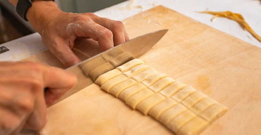 Fettuccine & Tiramisù: Cooking Class with Wine & Limoncello - Group atmosphere and teaching style