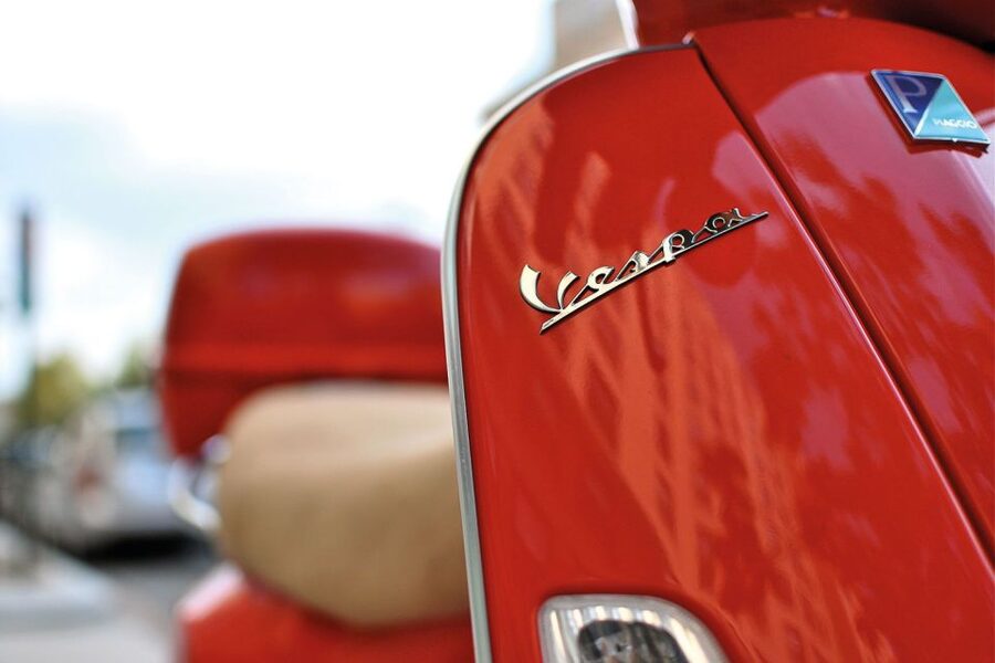 Florence/Badesse: Tuscany Group Vespa Tour with Wine Tasting - Why a Vespa is a fine way to see Chianti