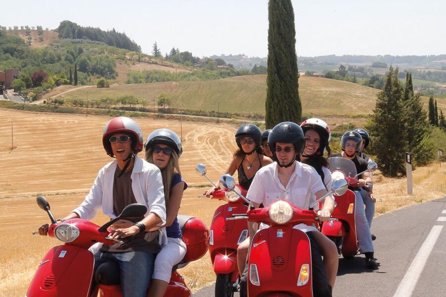 Florence/Badesse: Tuscany Group Vespa Tour with Wine Tasting - Starting from Villa Costanza