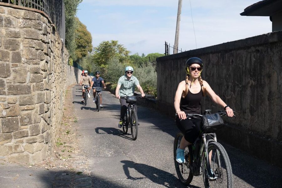 Florence: Chianti E-Bike Tour with Tuscan Lunch & Winery - The return route through the hills