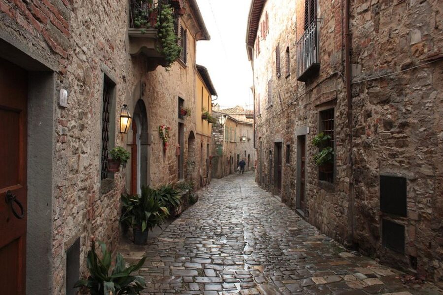 Florence: Chianti Villages, San Gimignano and Winery Tour - A scenic ride on the Chiantigiana Road