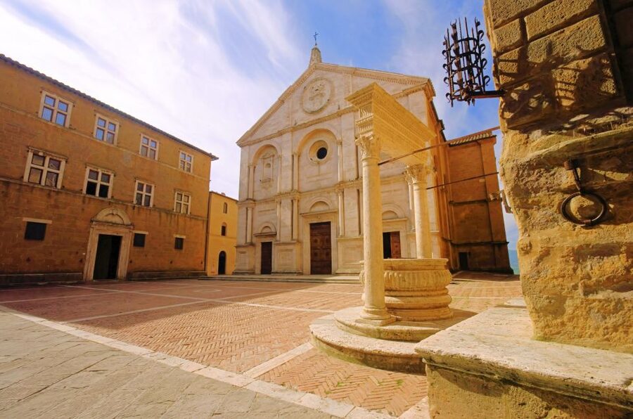 Florence: Monteriggioni & Val d'Orcia Optional Wine Tasting - Bus comfort, timing, and the long day