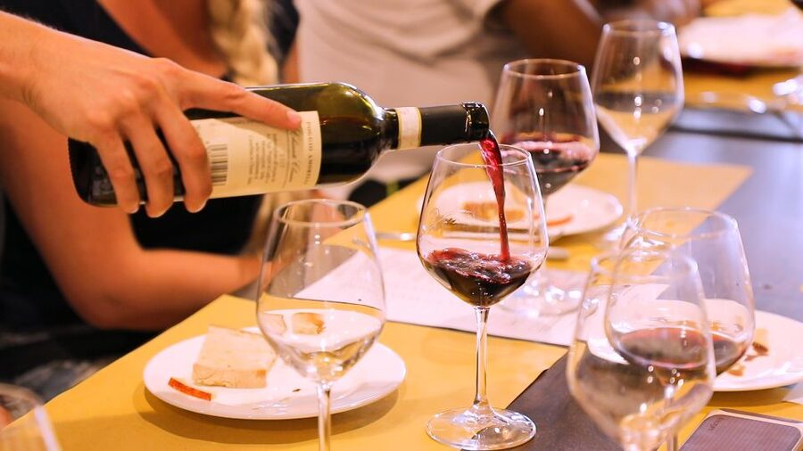 Florence: S. Gimignano, Siena, Chianti Wine Tasting & Lunch - Monteriggioni, a small walled village