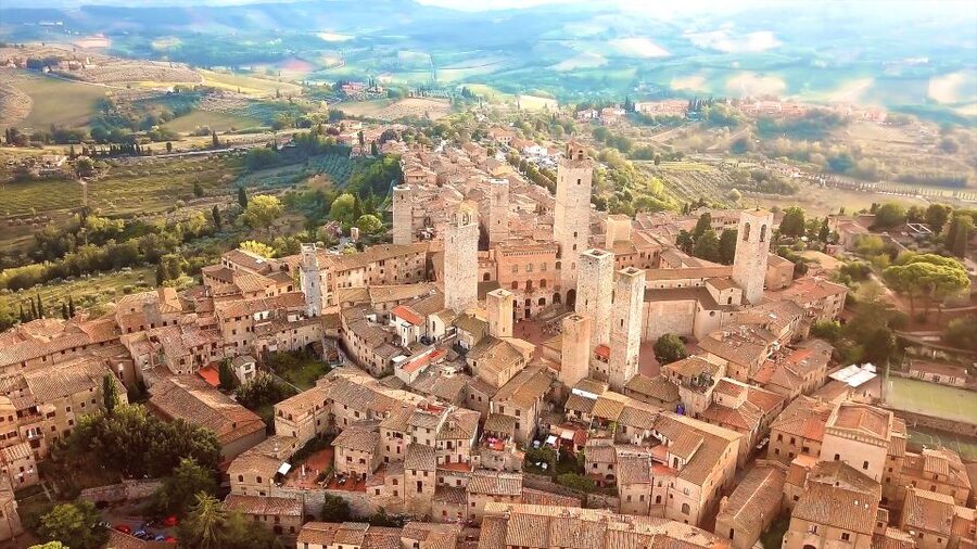 Florence: S. Gimignano, Siena, Chianti Wine Tasting & Lunch - Who will enjoy this tour most