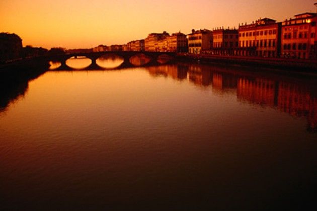 Florence: Sunset Sightseeing Tour and Wine Tasting - Guides who make the walk personal