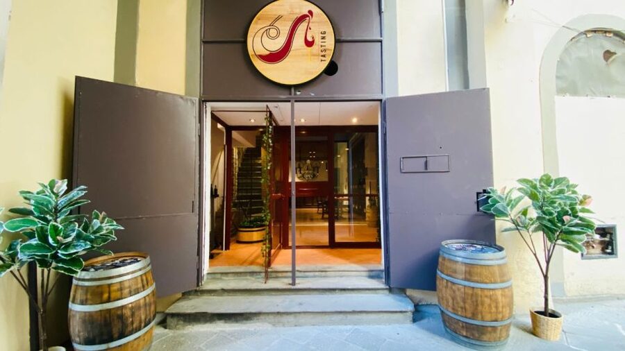 Florence: Wine Tasting and Paring Class Guided Tour - The guide changes the feel of the experience