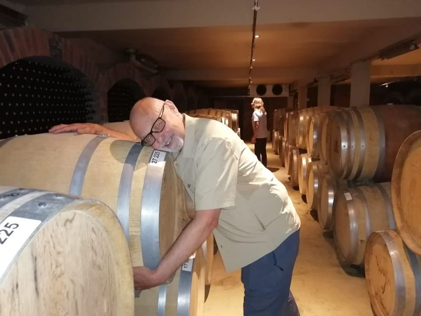Franschhoek & Stellenbosch: Full-Day Wine Tour - A short walk through Franschhoek