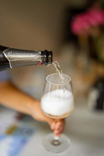 Frecnh Wine Tasting in City Center of Nice - Eight French wines, one city-center table