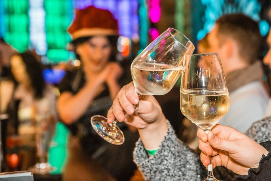 Freiburg: Guided Pub Crawl with Drinks - The first bar, an easy way to meet the group