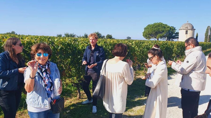 From Bordeaux: Half-Day Saint-Émilion Tour and Wine Tasting - The guides make the difference