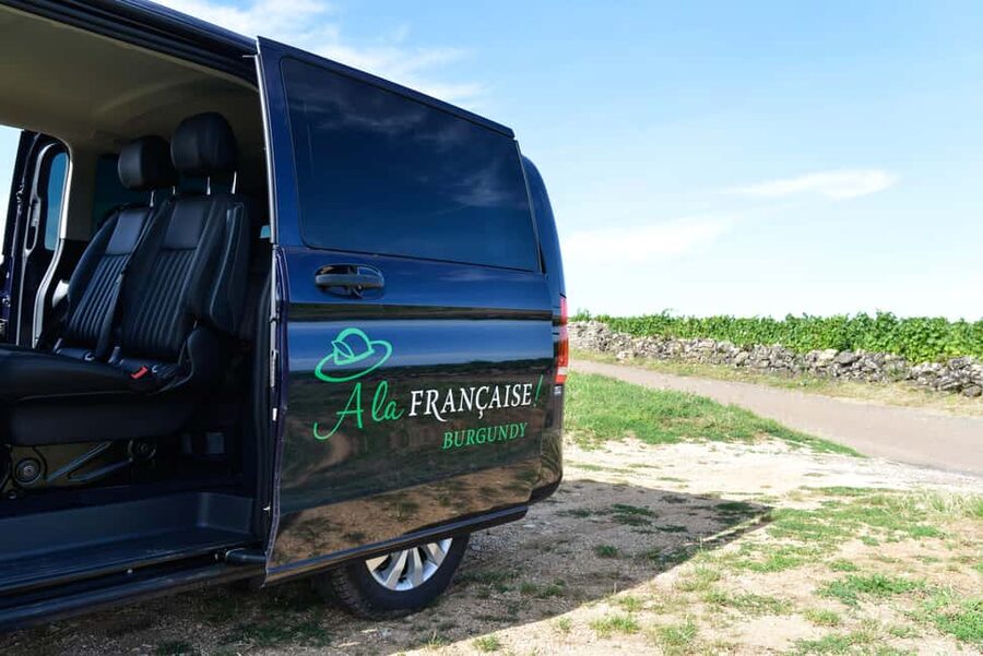 From: Dijon/Beaune: Burgundy Region Winery Tour with Lunch - The Route des Grands Crus and the vineyard stop