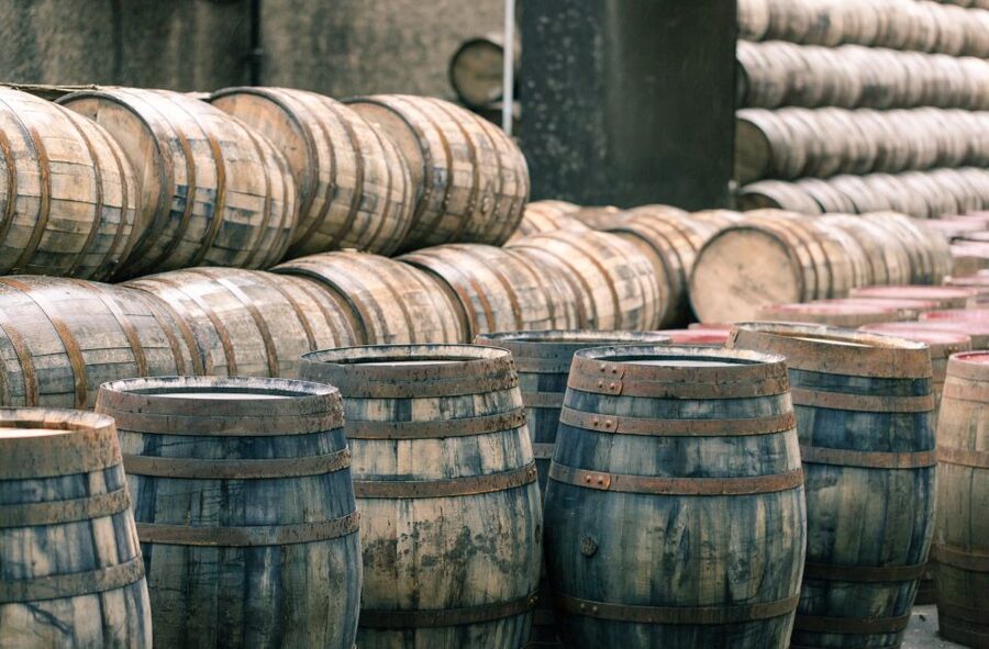 From Edinburgh: Speyside Whisky Trail 3-Day Group Tour - What the mini-coach and guide add