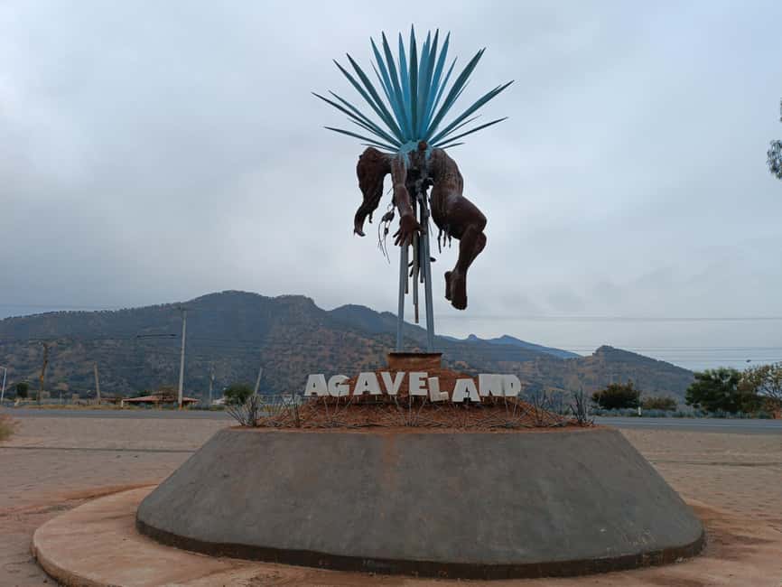 From Guadalajara: Tequila Town and Cantaritos El Guero - Walking through the Pueblo Mágico of Tequila