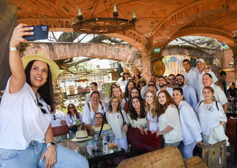 From Guadalajara: Tequila Trail Tour with Tasting - Exploring Tequila town on foot