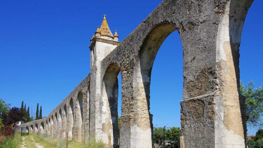 From Lisbon: Évora and Monsaraz Day Tour with Wine Tasting - Who should book this tour