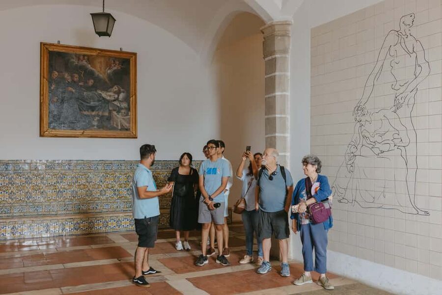 From Lisbon: Évora and Monsaraz Day Tour with Wine Tasting - Wine tasting in the Alentejo