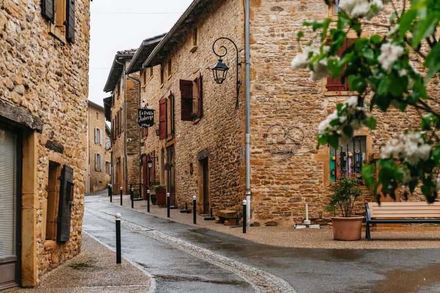 From Lyon: Golden Stones Beaujolais Wine Tasting Tour - Oingt brings the medieval pause